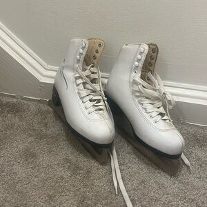 Blade runner skates shoes by solstice US size 4